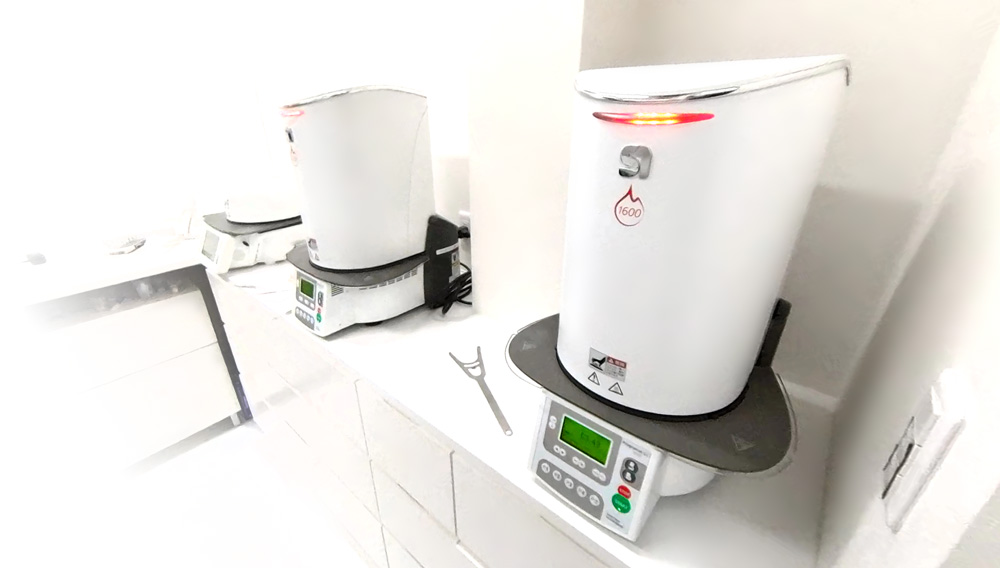 京都府京都市の歯科技工所の歯科技工所株式会社オムズOm’sのCAD/CAM（キャド/キャム）デジタル対応